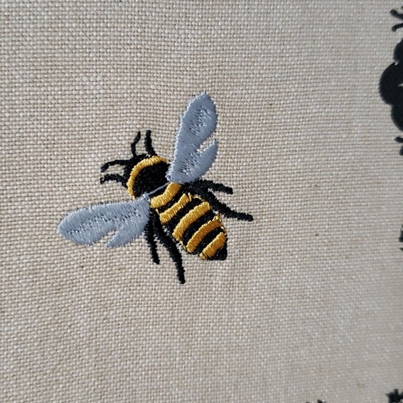 Design Imports Int. Set/4  NWT Busy Bees 100% Cotton Placemats - Picture 3 of 5